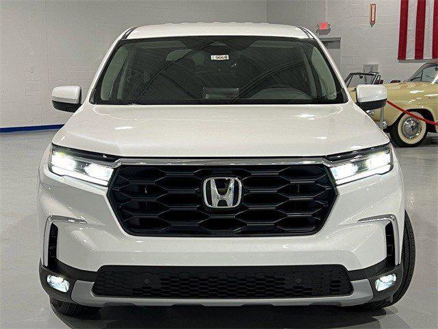 new 2025 Honda Pilot car, priced at $45,022