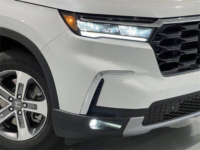 new 2025 Honda Pilot car, priced at $45,022