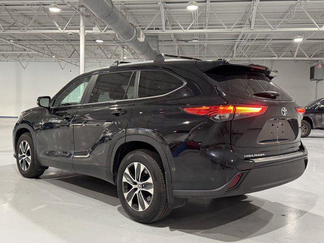 used 2023 Toyota Highlander car, priced at $35,839