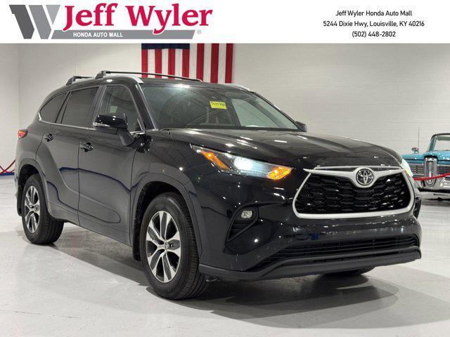 used 2023 Toyota Highlander car, priced at $35,839