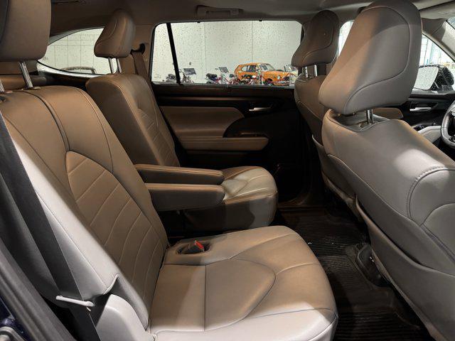 used 2021 Toyota Highlander car, priced at $31,911