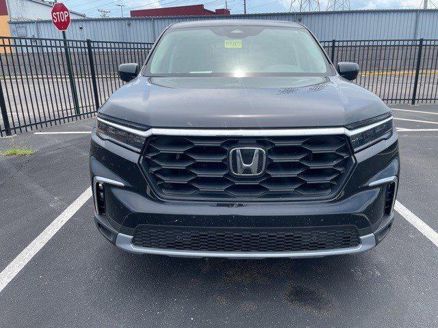 used 2025 Honda Pilot car, priced at $47,050