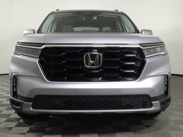 new 2025 Honda Pilot car, priced at $47,177