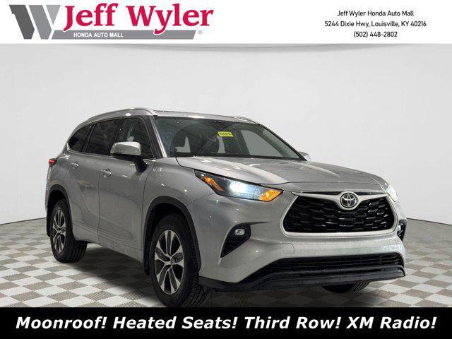 used 2022 Toyota Highlander car, priced at $35,212