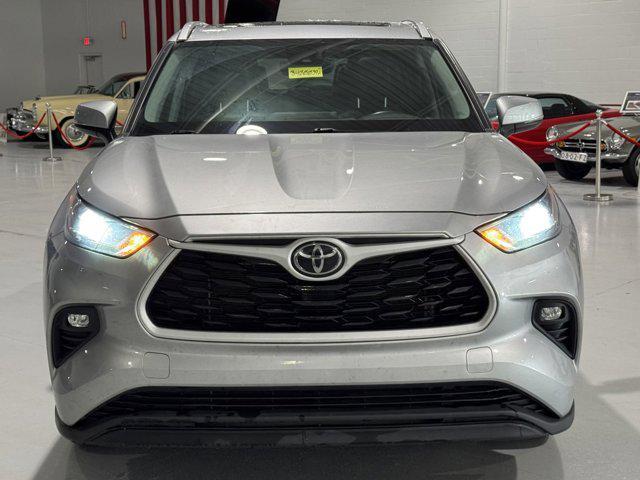 used 2022 Toyota Highlander car, priced at $35,212