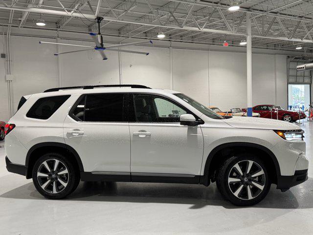 new 2025 Honda Pilot car, priced at $46,905