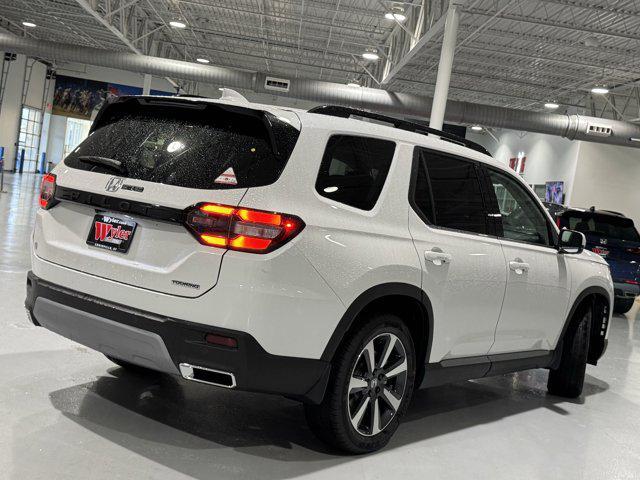 new 2025 Honda Pilot car, priced at $46,905