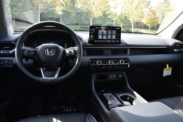 new 2025 Honda Pilot car, priced at $52,485