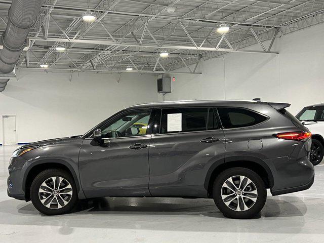 used 2021 Toyota Highlander car, priced at $27,580