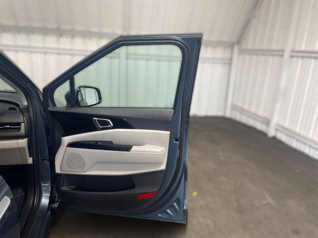 used 2022 Kia Carnival car, priced at $26,000