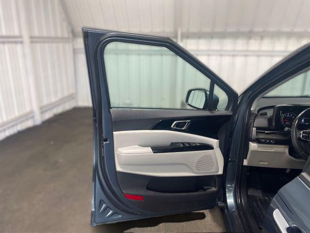 used 2022 Kia Carnival car, priced at $26,000