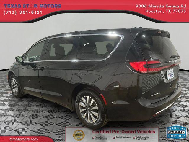 used 2024 Chrysler Pacifica Hybrid car, priced at $29,300