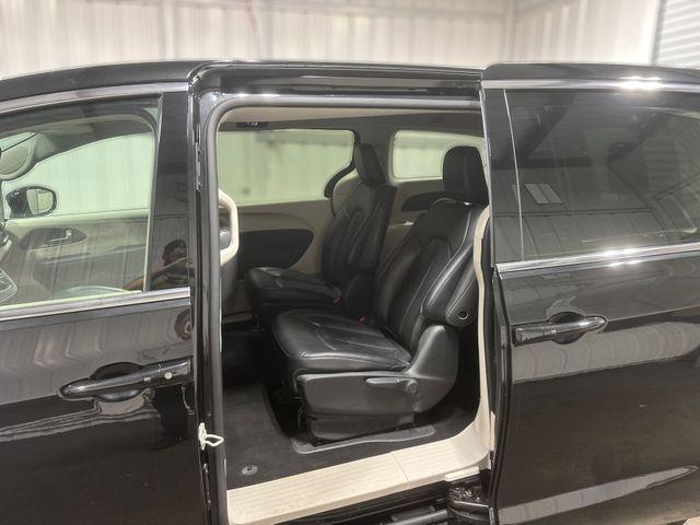 used 2024 Chrysler Pacifica Hybrid car, priced at $29,300