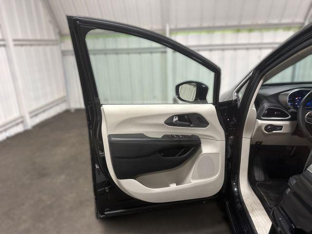 used 2024 Chrysler Pacifica Hybrid car, priced at $29,300