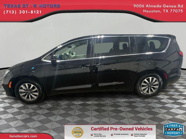 used 2024 Chrysler Pacifica Hybrid car, priced at $29,300