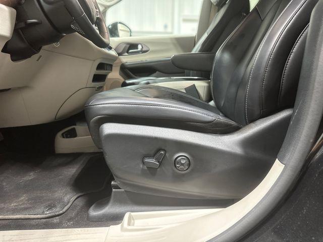 used 2024 Chrysler Pacifica Hybrid car, priced at $29,300