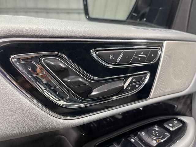 used 2019 Lincoln Navigator car, priced at $32,000