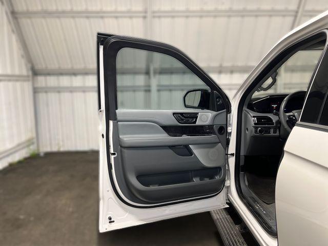 used 2019 Lincoln Navigator car, priced at $32,000