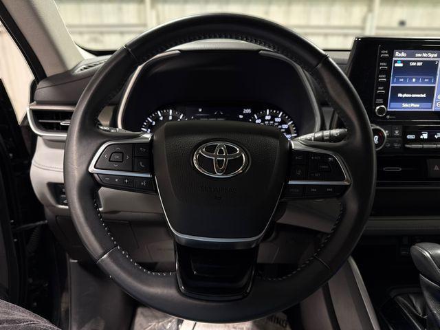 used 2021 Toyota Highlander car, priced at $29,000