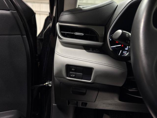 used 2021 Toyota Highlander car, priced at $29,000