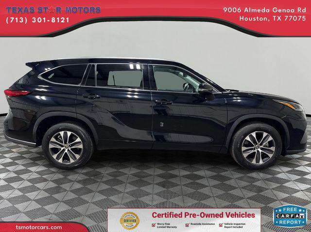 used 2021 Toyota Highlander car, priced at $29,000