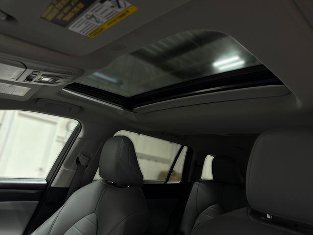 used 2021 Toyota Highlander car, priced at $29,000