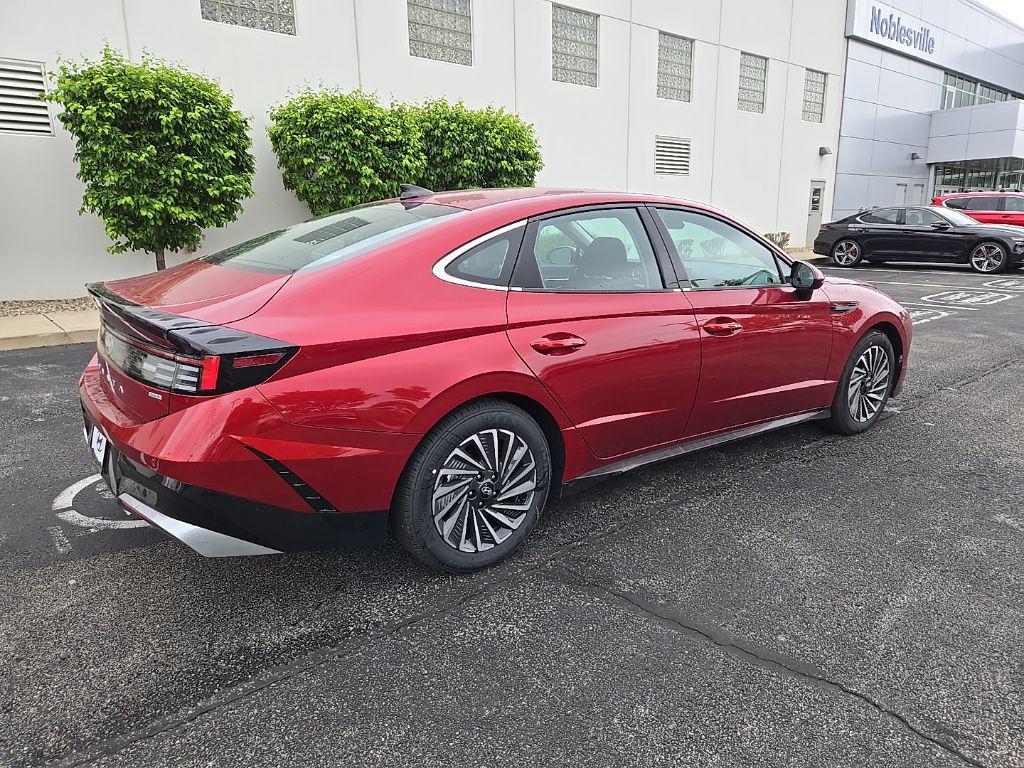 new 2025 Hyundai Sonata Hybrid car, priced at $33,738