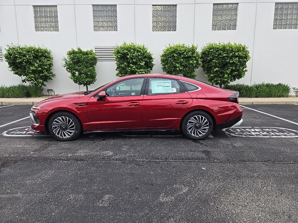 new 2025 Hyundai Sonata Hybrid car, priced at $33,738