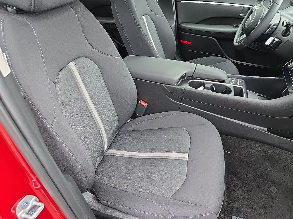 new 2025 Hyundai Sonata Hybrid car, priced at $33,738