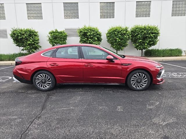 new 2025 Hyundai Sonata Hybrid car, priced at $33,738