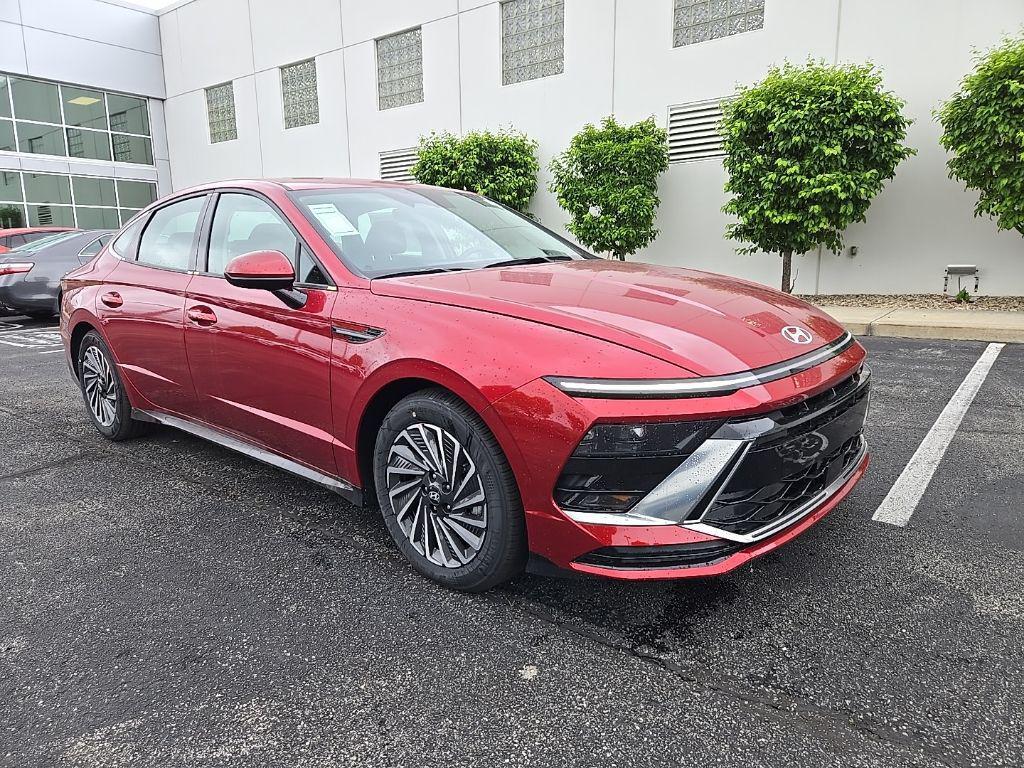 new 2025 Hyundai Sonata Hybrid car, priced at $33,738