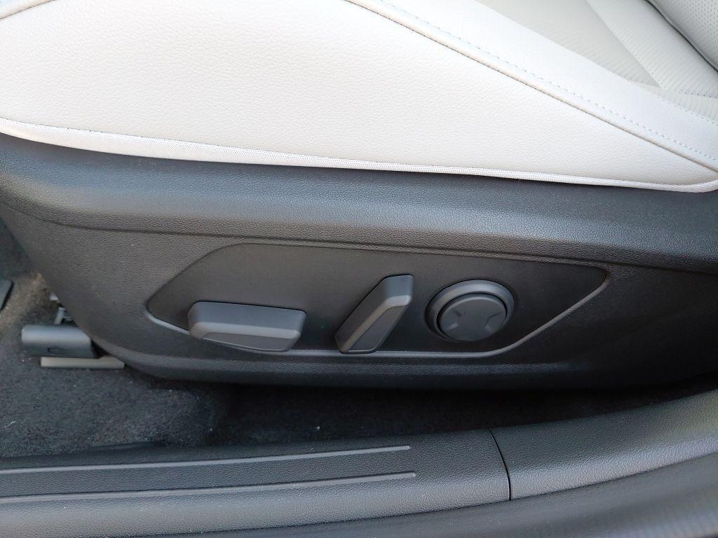 new 2025 Hyundai ELANTRA HEV car, priced at $31,605