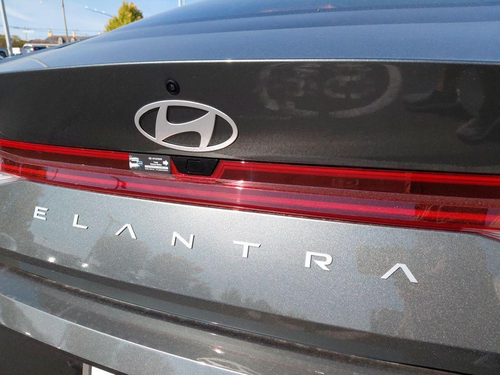 new 2025 Hyundai ELANTRA HEV car, priced at $31,605