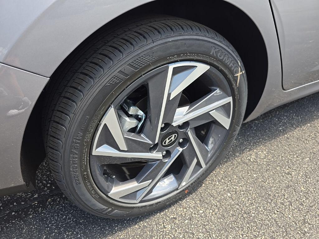 new 2025 Hyundai Elantra car, priced at $25,085