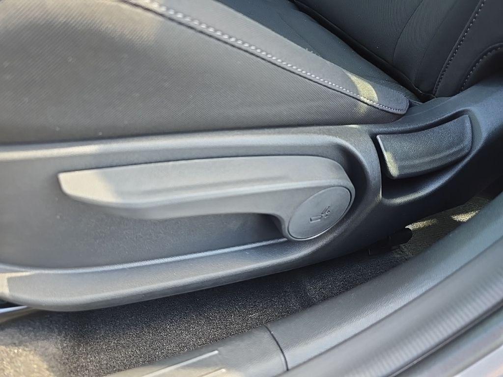 new 2025 Hyundai Elantra car, priced at $25,085