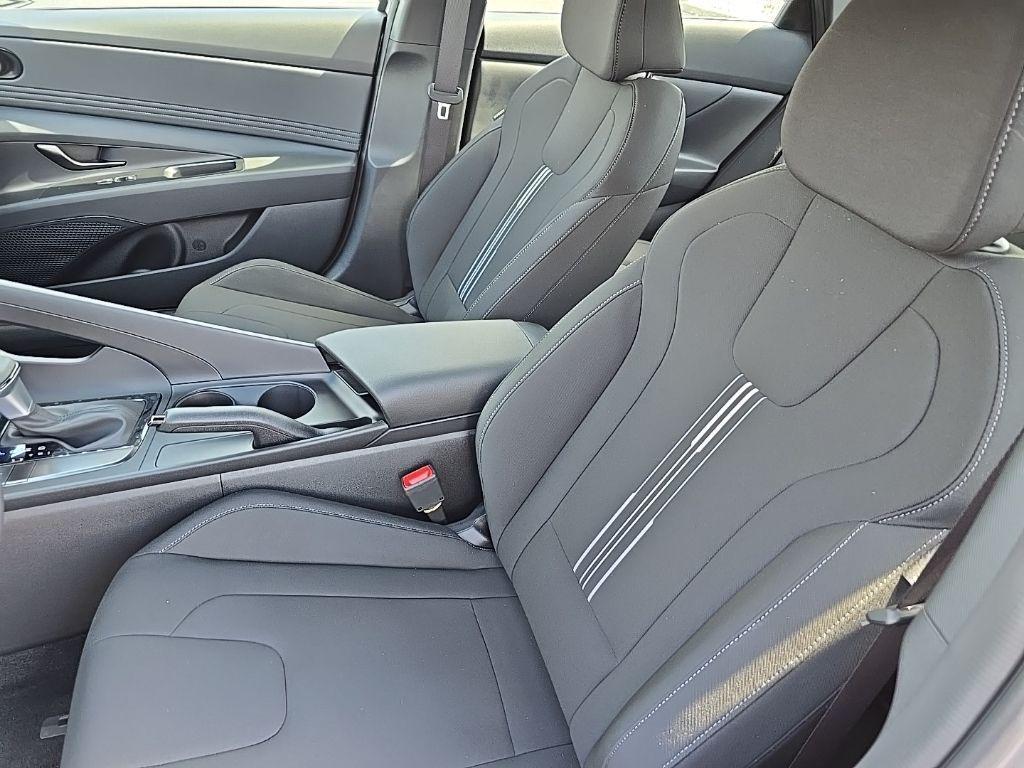 new 2025 Hyundai Elantra car, priced at $25,085