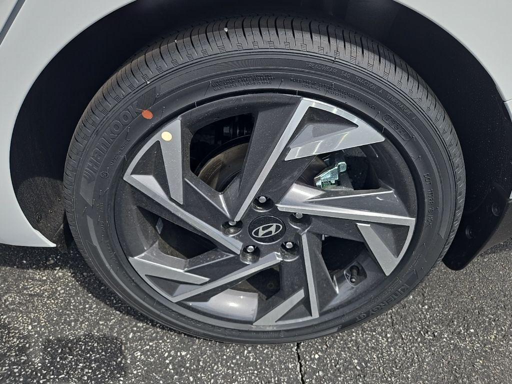 new 2025 Hyundai ELANTRA HEV car, priced at $32,060