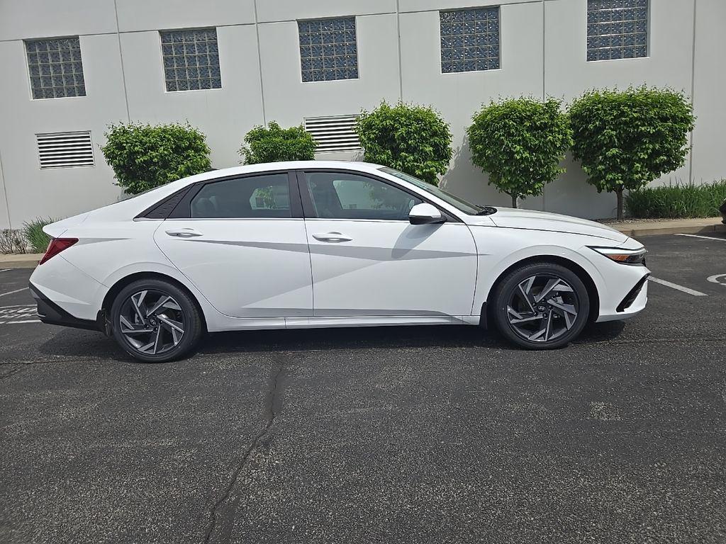 new 2025 Hyundai ELANTRA HEV car, priced at $32,060