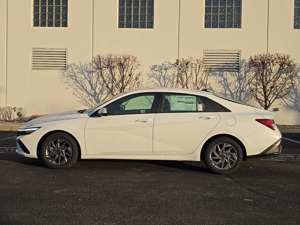 new 2026 Hyundai ELANTRA HEV car, priced at $27,835