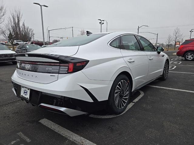 new 2025 Hyundai Sonata Hybrid car, priced at $33,405