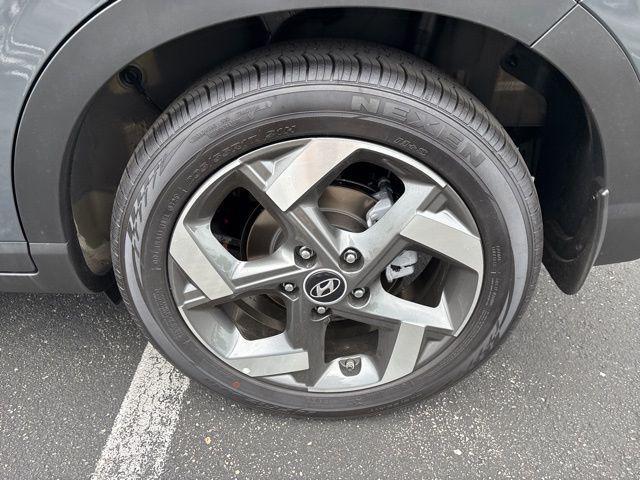 new 2025 Hyundai Venue car, priced at $25,540