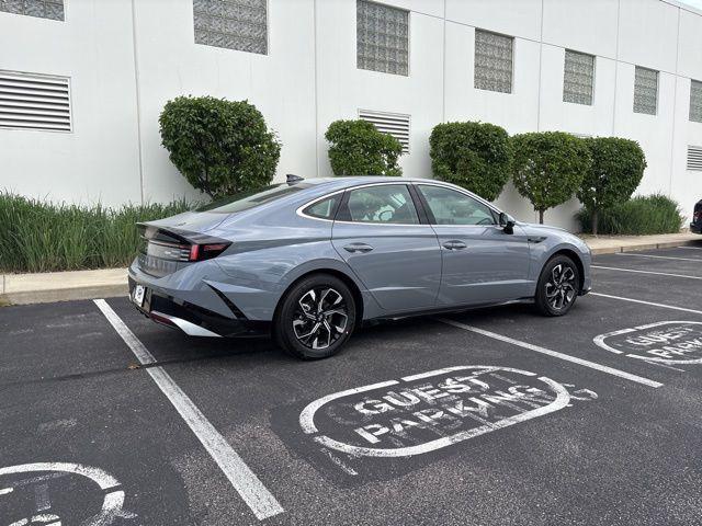 new 2025 Hyundai Sonata car, priced at $30,013