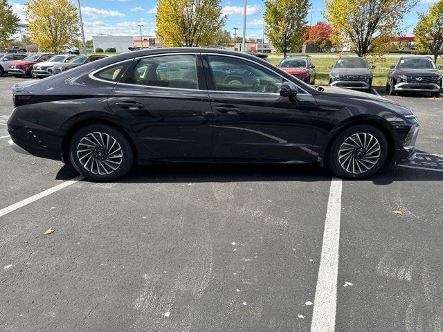 new 2025 Hyundai Sonata Hybrid car, priced at $39,140