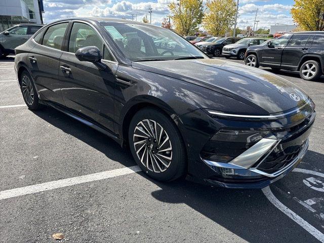 new 2025 Hyundai Sonata Hybrid car, priced at $39,140