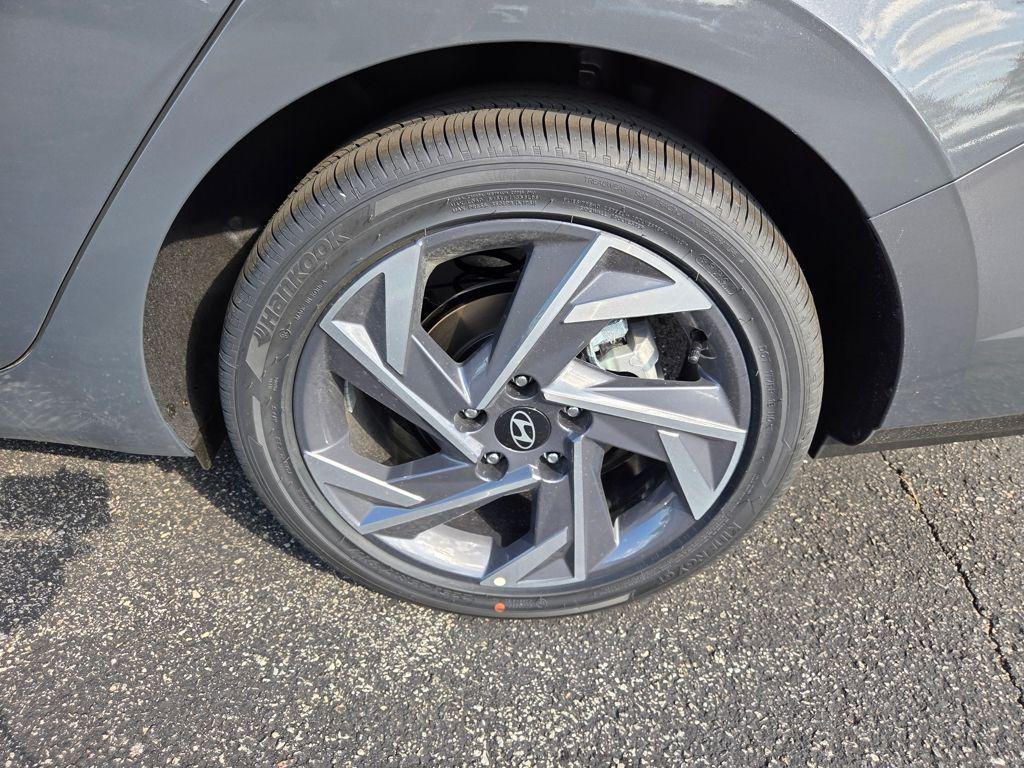 new 2025 Hyundai Elantra car, priced at $25,055