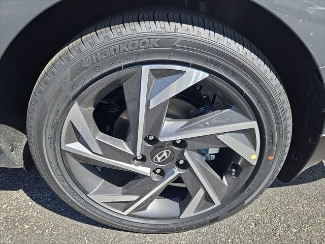 new 2025 Hyundai Elantra car, priced at $31,560