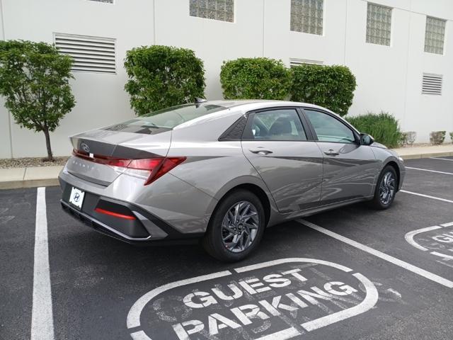 new 2024 Hyundai Elantra car, priced at $25,290