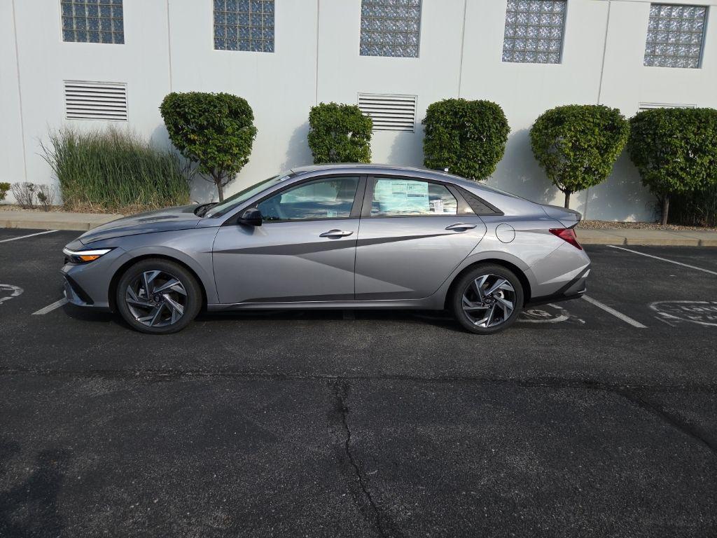 new 2025 Hyundai Elantra car, priced at $25,055