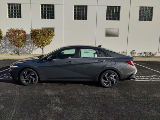 new 2025 Hyundai Elantra car, priced at $27,260