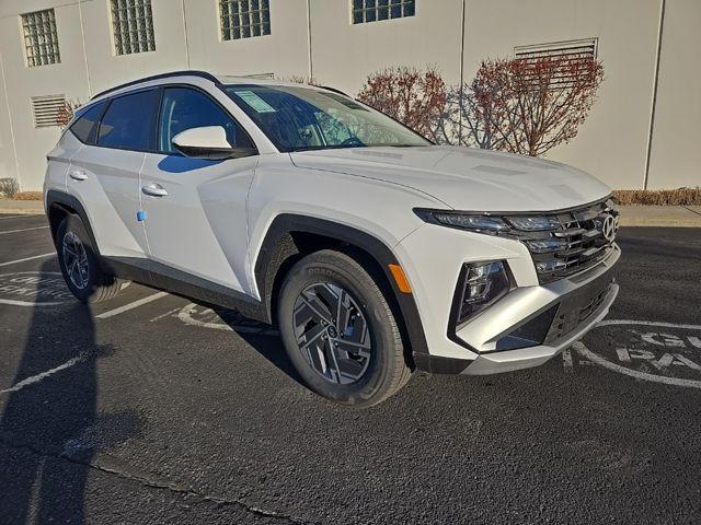 new 2025 Hyundai TUCSON Hybrid car, priced at $35,750